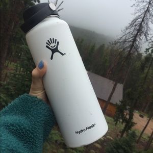 white 40oz hydroflask